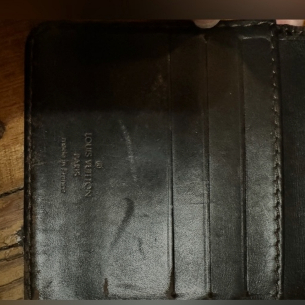 Louis Vuitton Two Folded Wallet made from Utah leather. - Picture 3 of 6